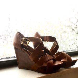 Tan Banana Republic Wedges Size 6
